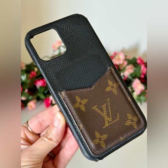 Louis Vuitton iPhone 12 Pro Bumper Monogram Noir 🖤🖤 - Picture 9 of 9